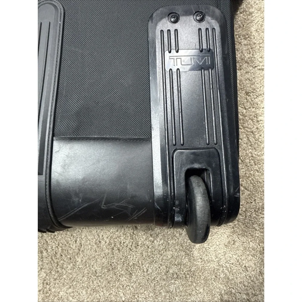 TUMI 2231D3 Wheeled Folding 3 Way Garment Bag Nylon 24x14x20 Black EXCELLENT‎